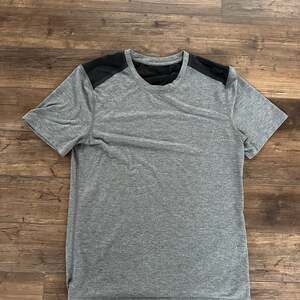 Lululemon Train and Gain Short Sleeve Shirt Heathered Gray Black